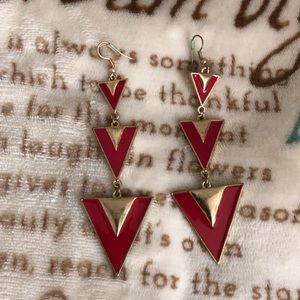 Gold/red triangular earrings